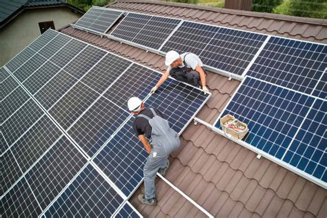 bâtiment solaire gratuit attention|Arnaque aux panneaux solaires : les pièges à éviter.